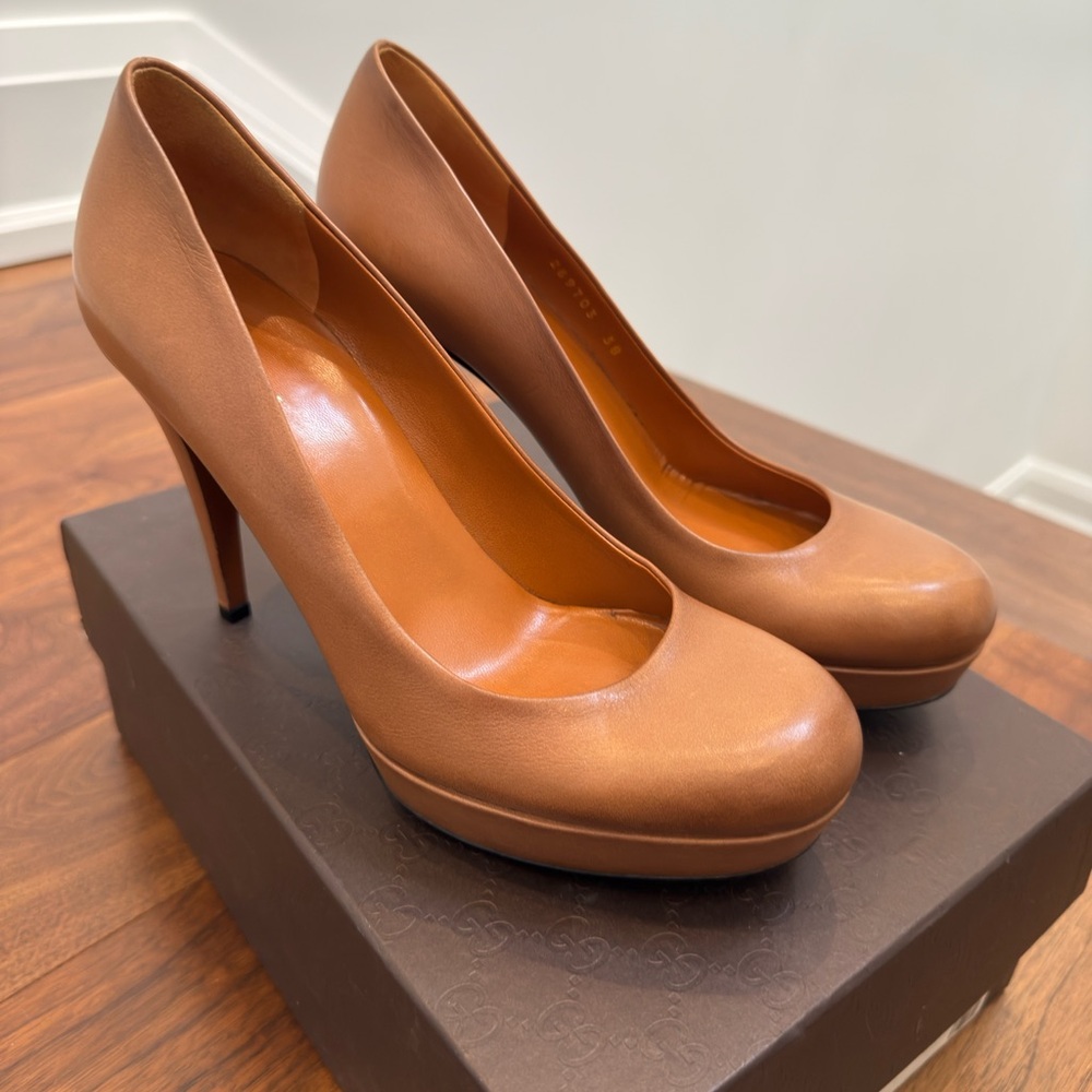 GUCCI Honey…Saddle Soft Tamponato Brown Leather Heels
